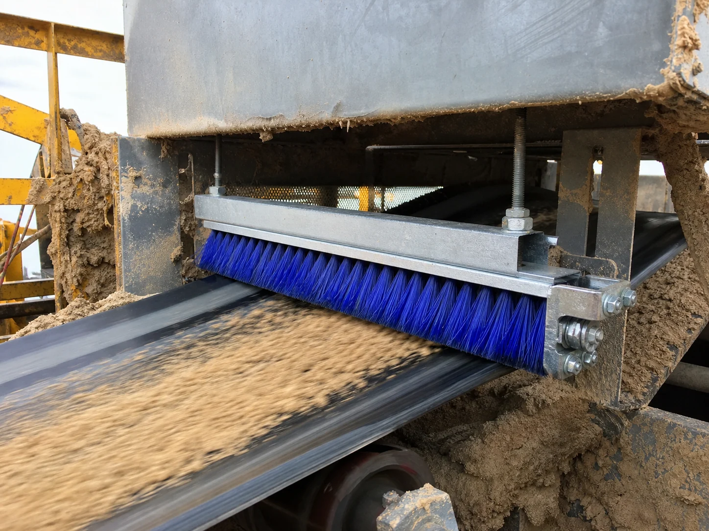 Conveyor Bulk Material Cleaning