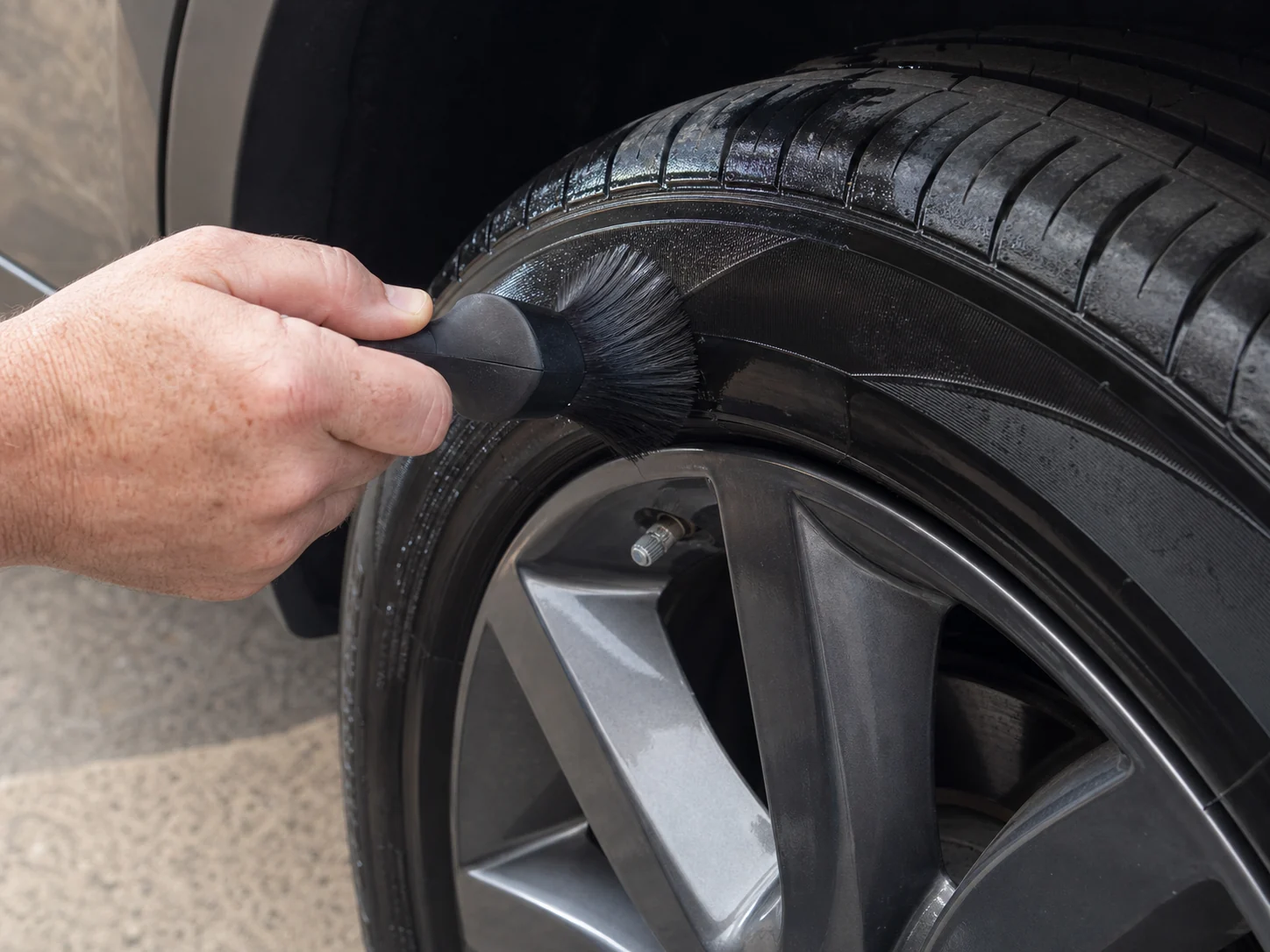 Tire Swabbing, Lubrication and Dressing